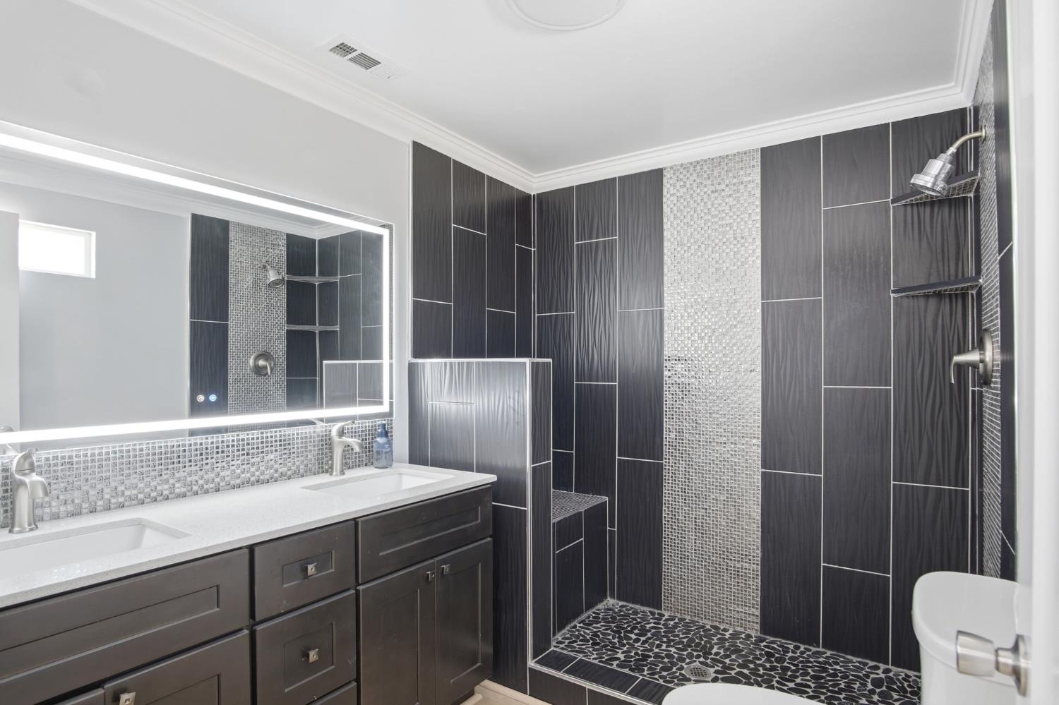 6244 Robin Ave, Livingston, CA 95334