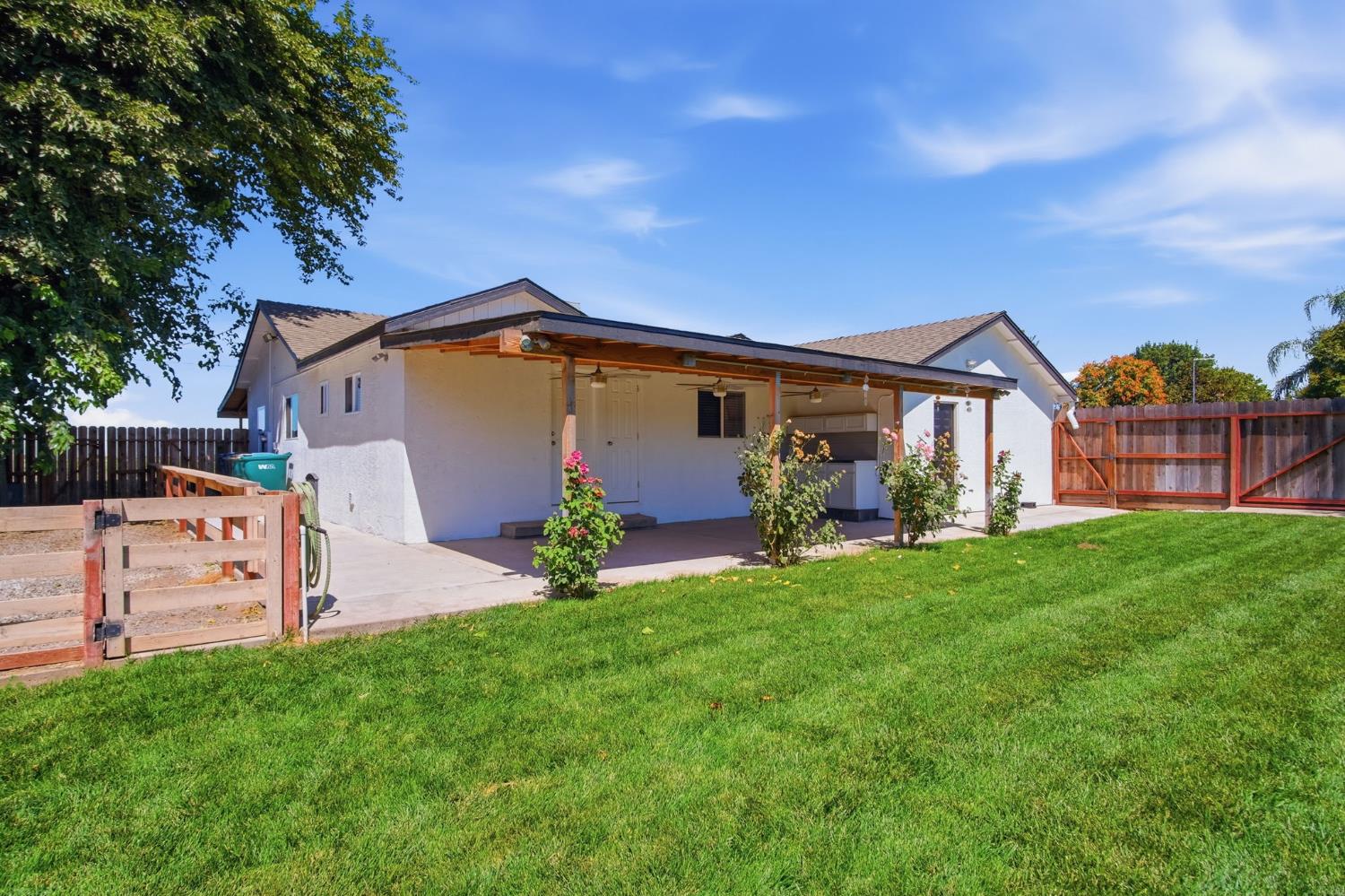 6244 Robin Ave, Livingston, CA 95334
