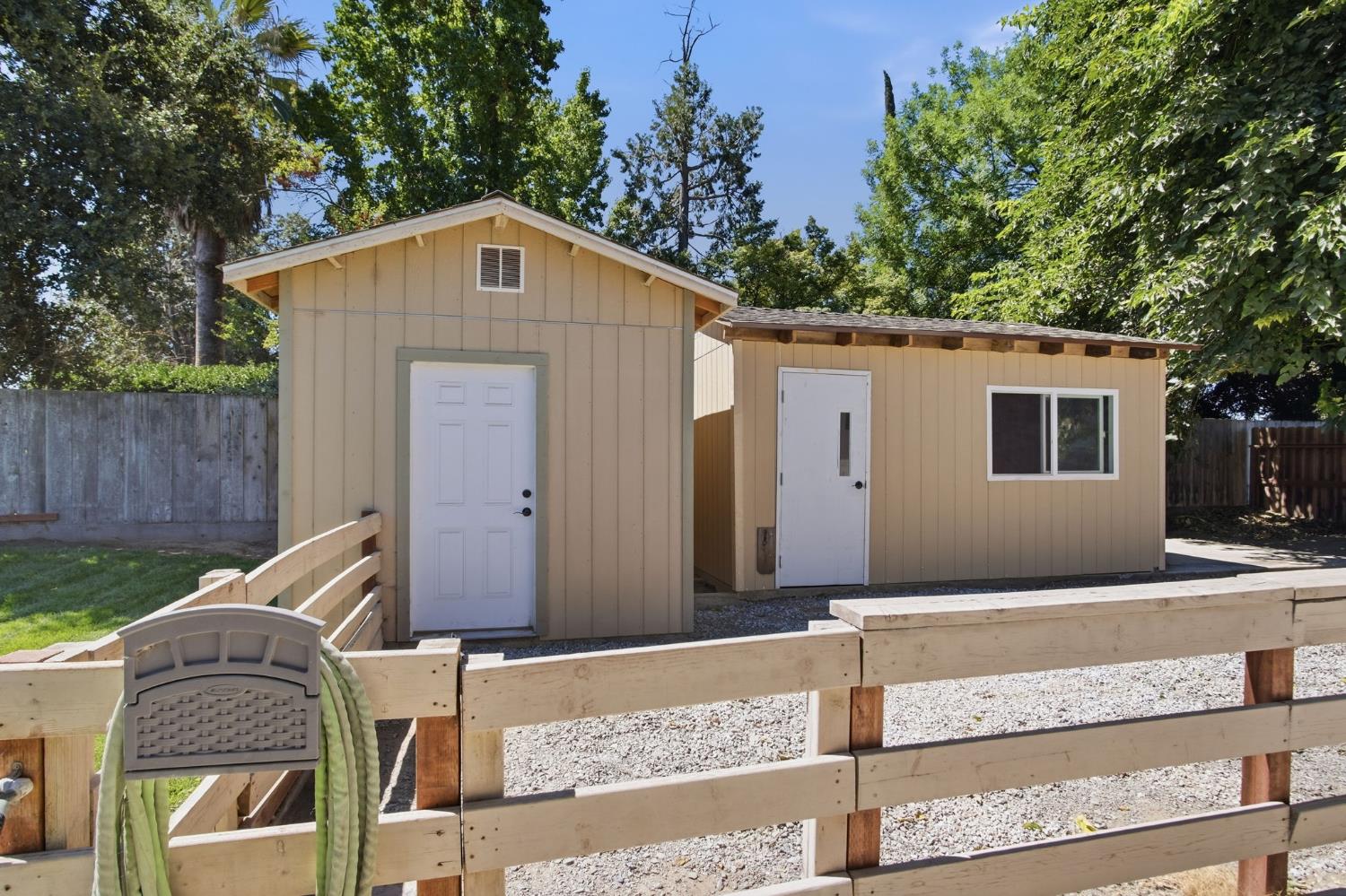 6244 Robin Ave, Livingston, CA 95334