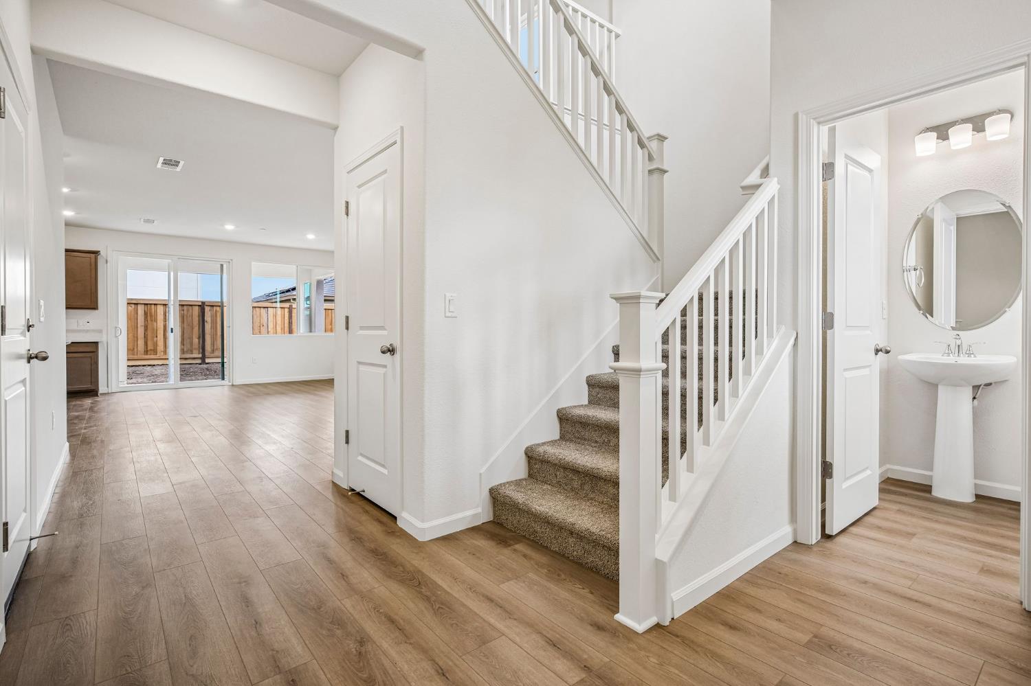 5412 Harmony Cir, Riverbank, CA 95367