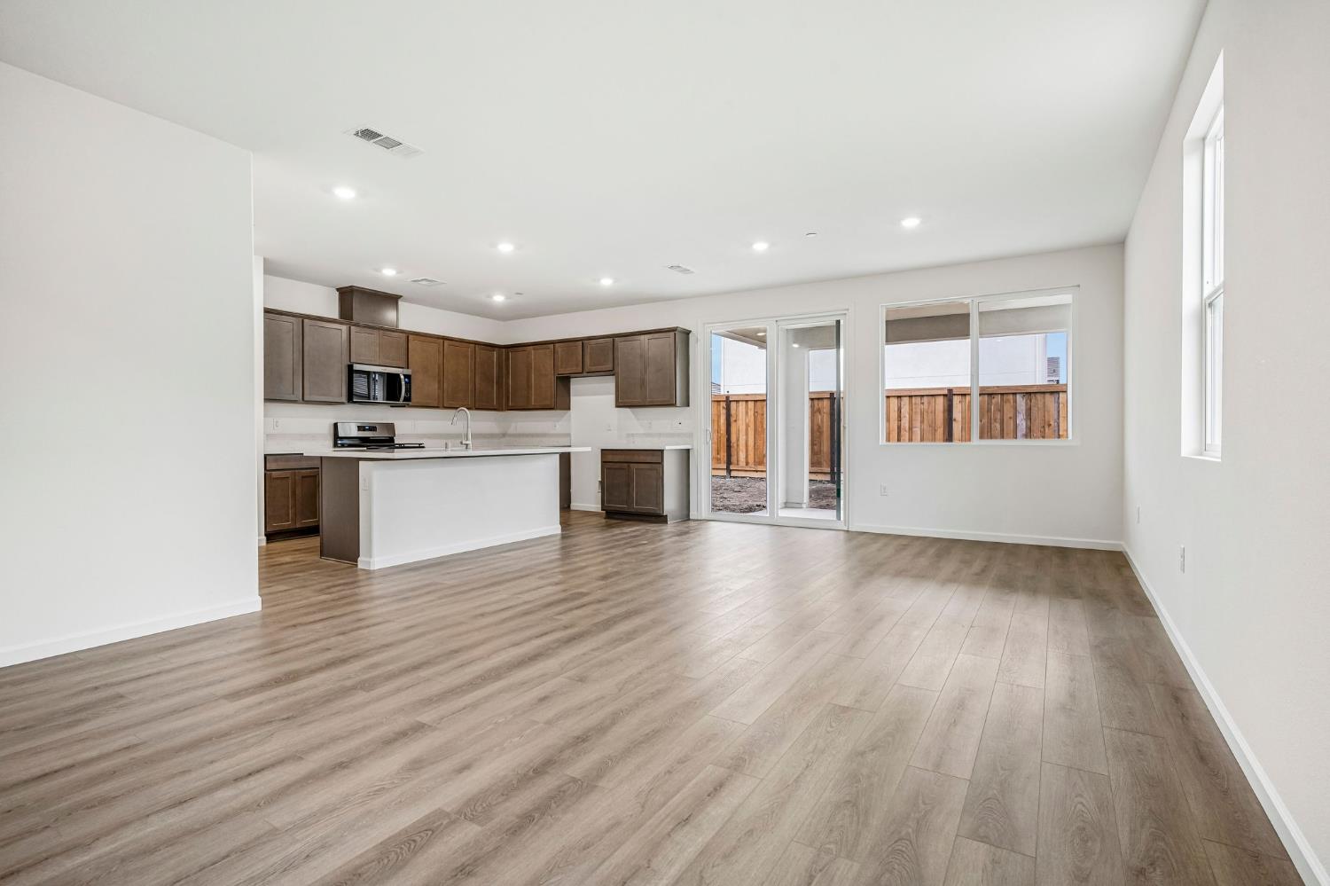 5412 Harmony Cir, Riverbank, CA 95367