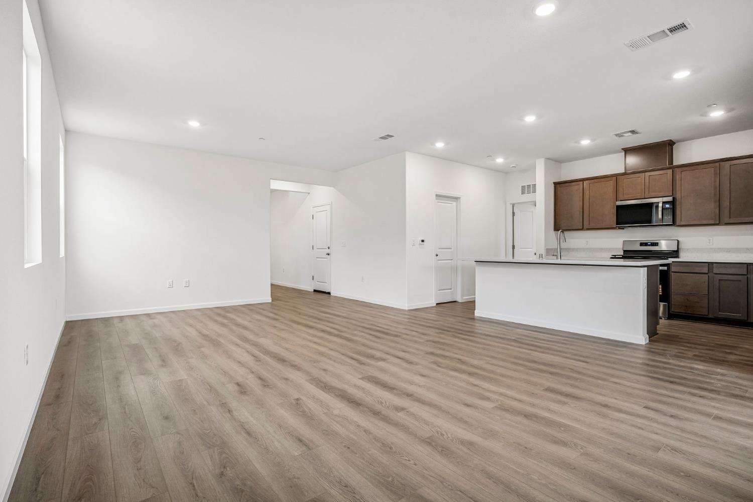 5412 Harmony Cir, Riverbank, CA 95367