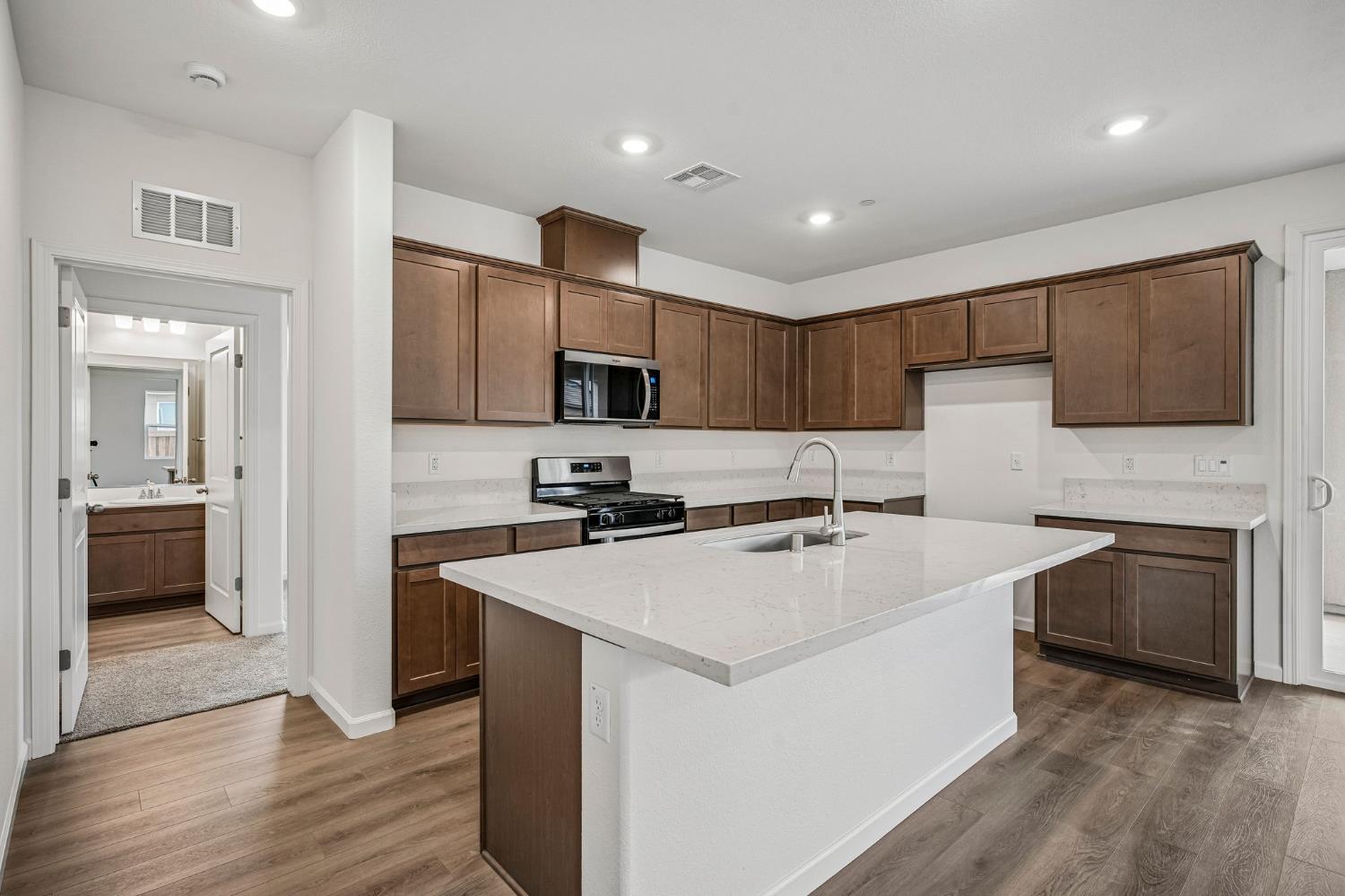 5412 Harmony Cir, Riverbank, CA 95367