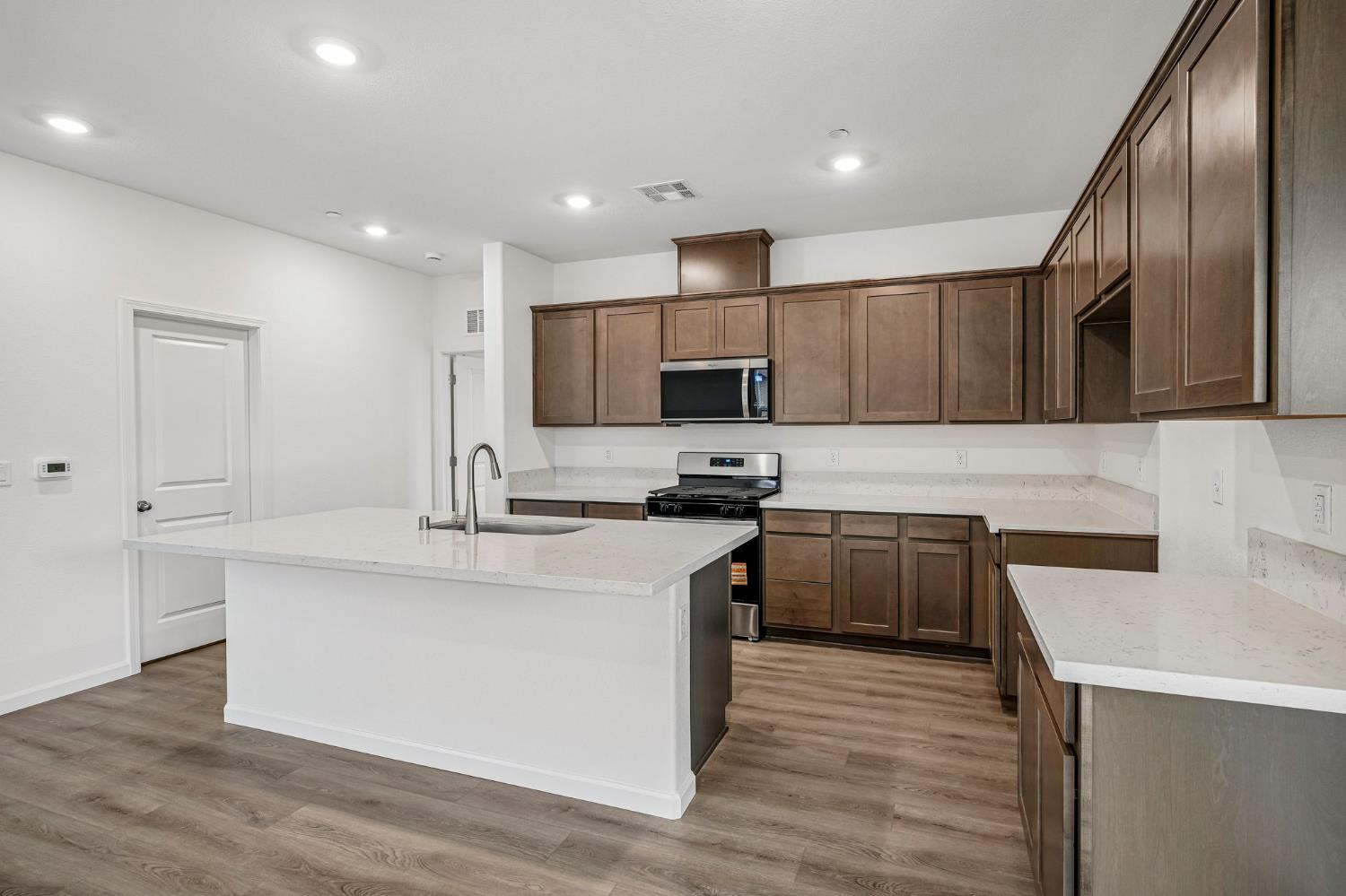 5412 Harmony Cir, Riverbank, CA 95367