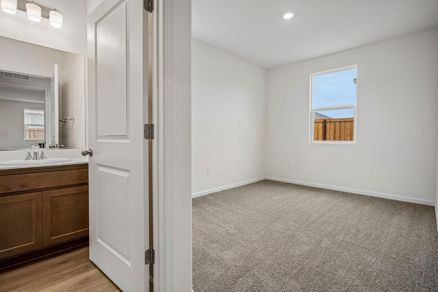 5412 Harmony Cir, Riverbank, CA 95367