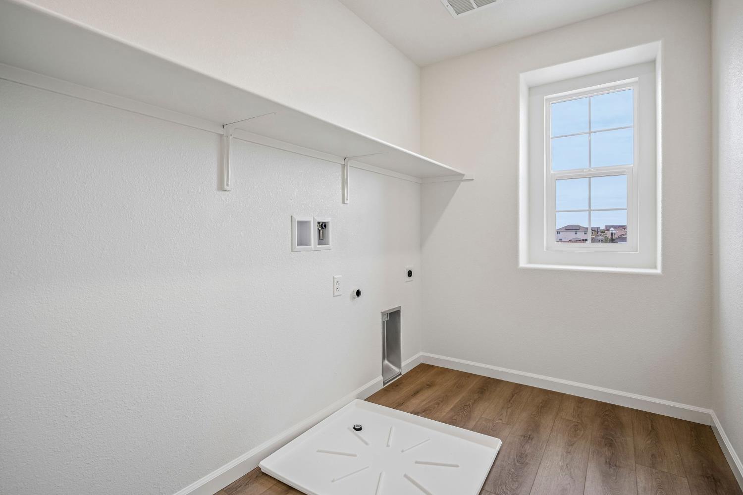 5412 Harmony Cir, Riverbank, CA 95367