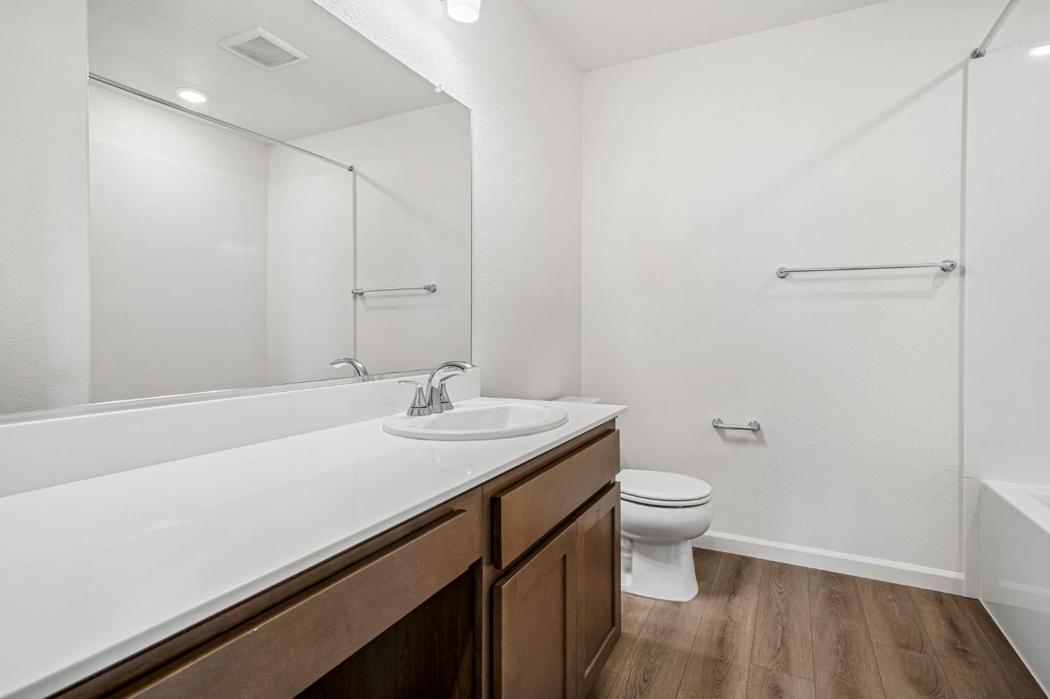 5412 Harmony Cir, Riverbank, CA 95367