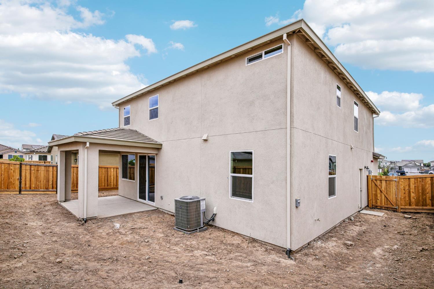 5412 Harmony Cir, Riverbank, CA 95367