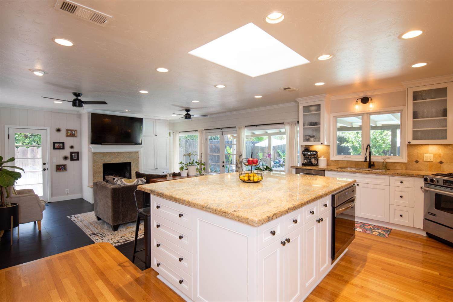 1220 Highland, Modesto, CA 95354