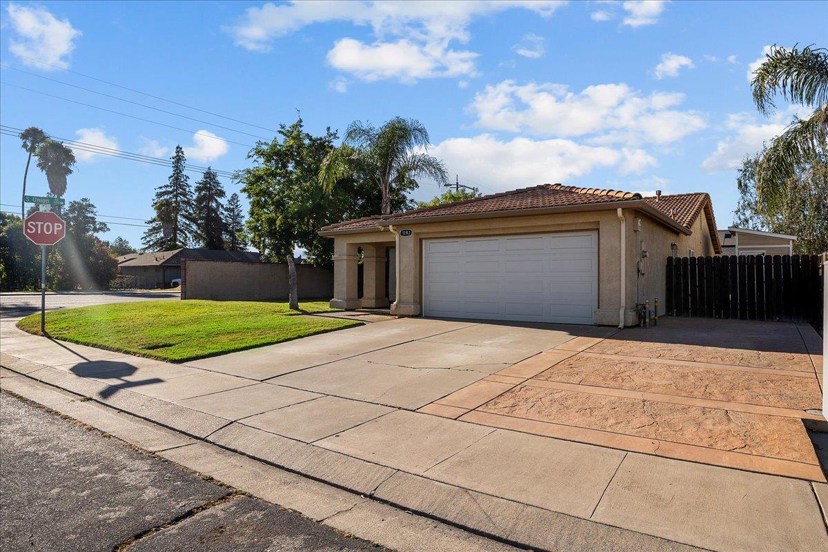 1193 Williams Ct, Manteca, CA 95337