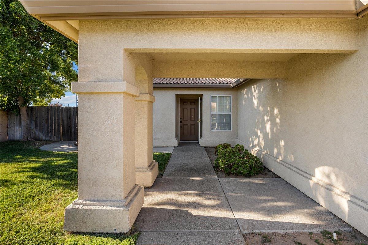 1193 Williams Ct, Manteca, CA 95337