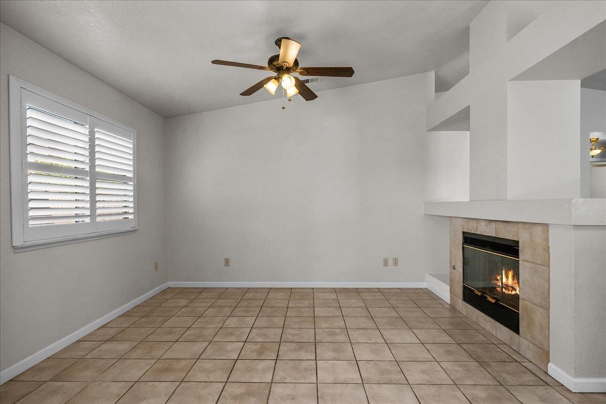 1193 Williams Ct, Manteca, CA 95337