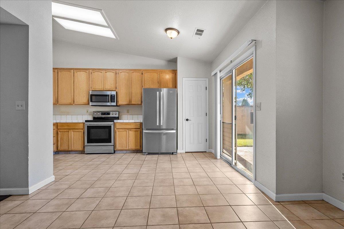 1193 Williams Ct, Manteca, CA 95337