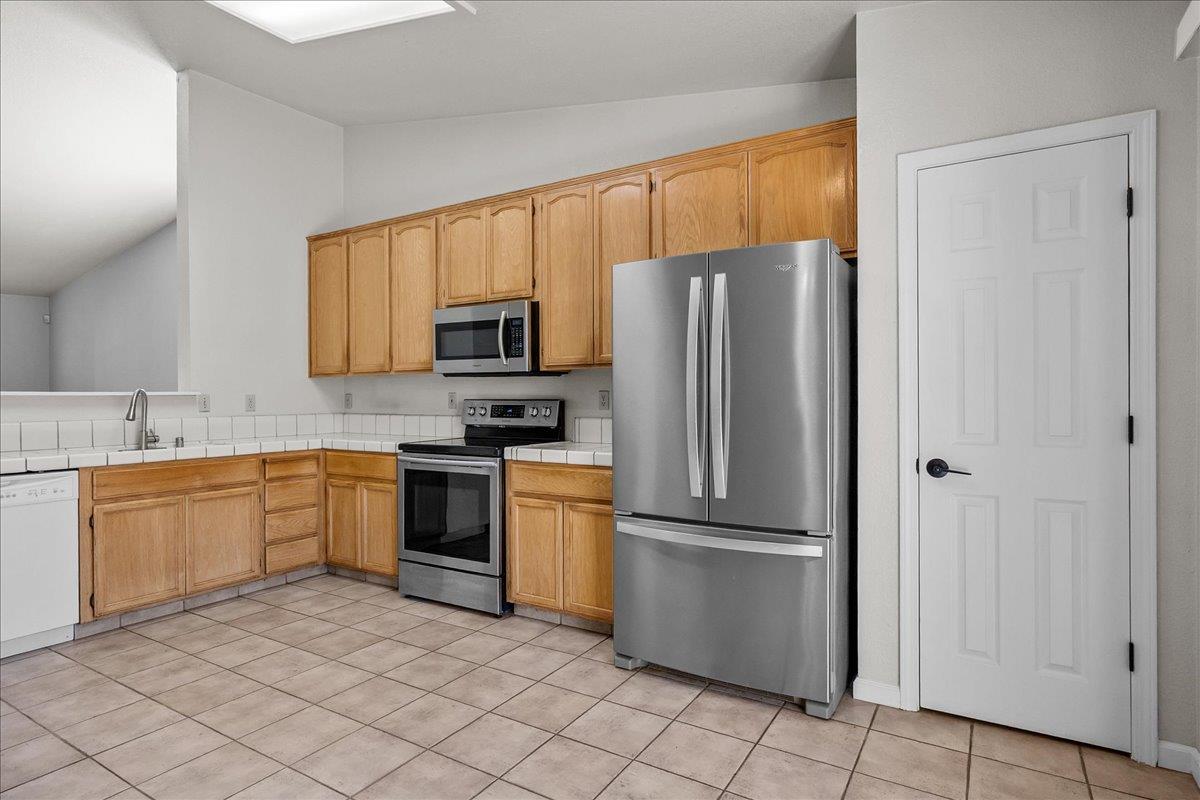 1193 Williams Ct, Manteca, CA 95337