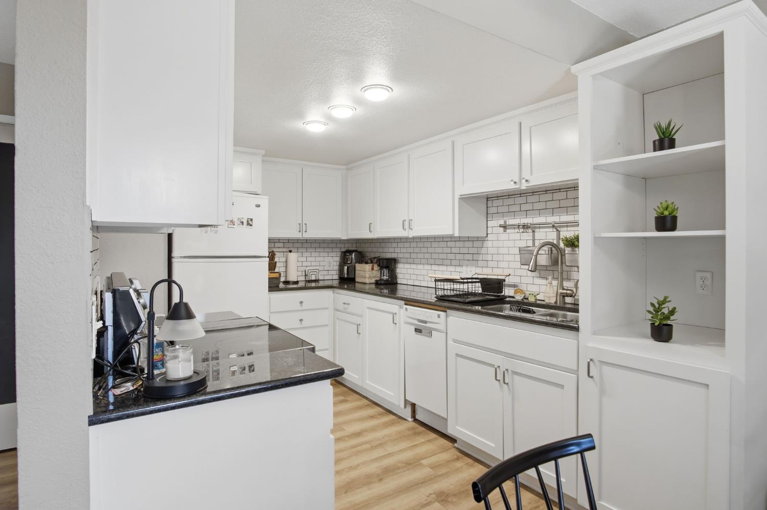 3700 Tully Rd #48, Modesto, CA 95356