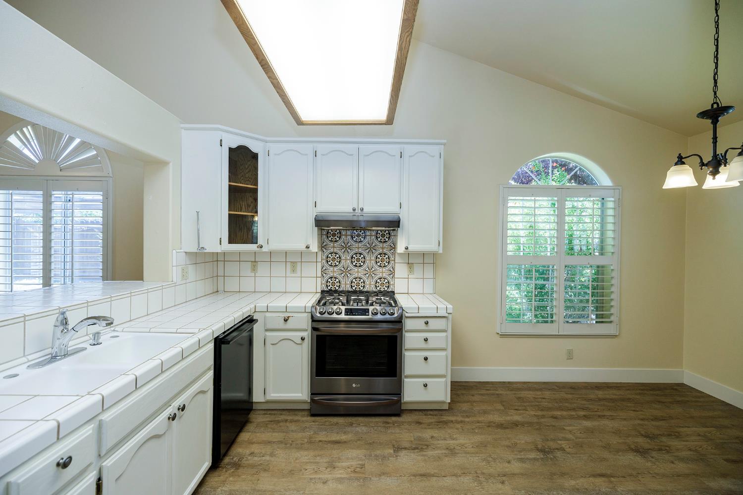 1108 Valencia Ct, Modesto, CA 95350