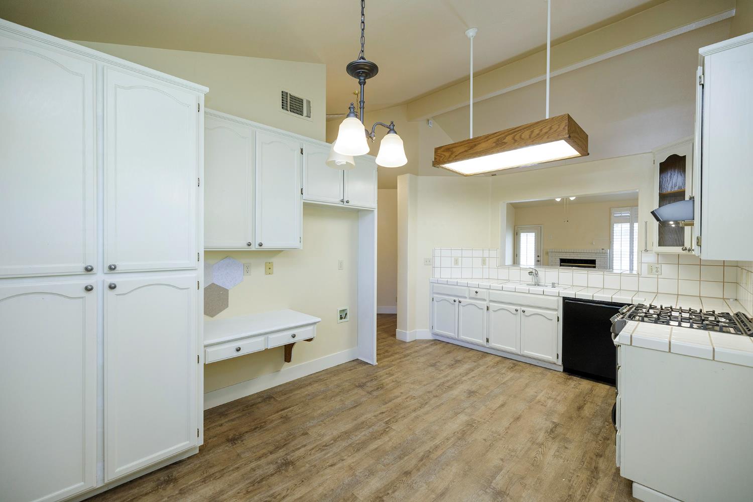 1108 Valencia Ct, Modesto, CA 95350