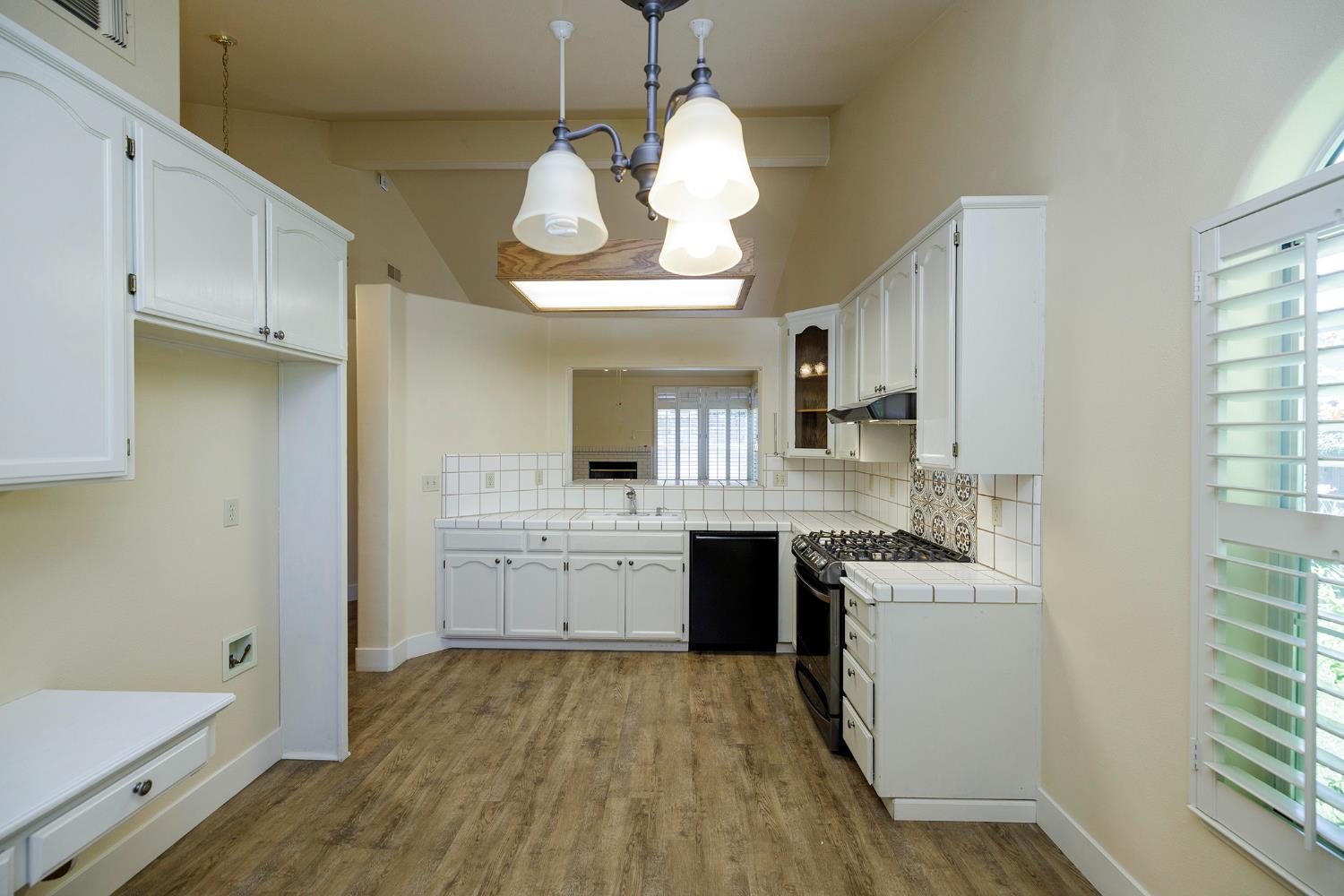1108 Valencia Ct, Modesto, CA 95350