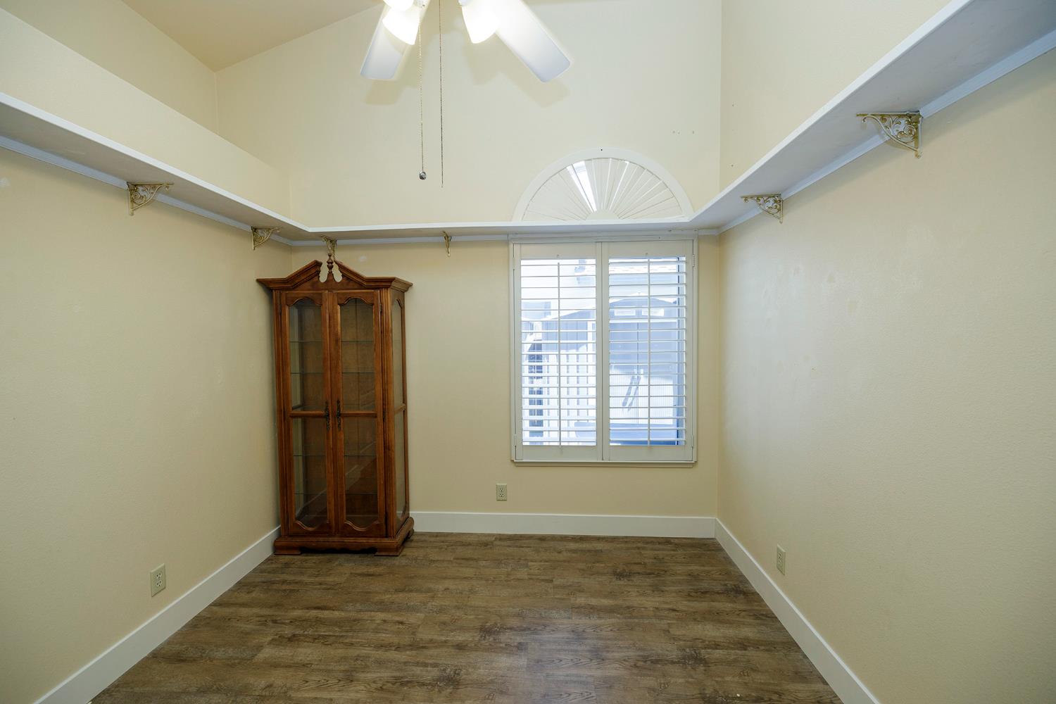 1108 Valencia Ct, Modesto, CA 95350