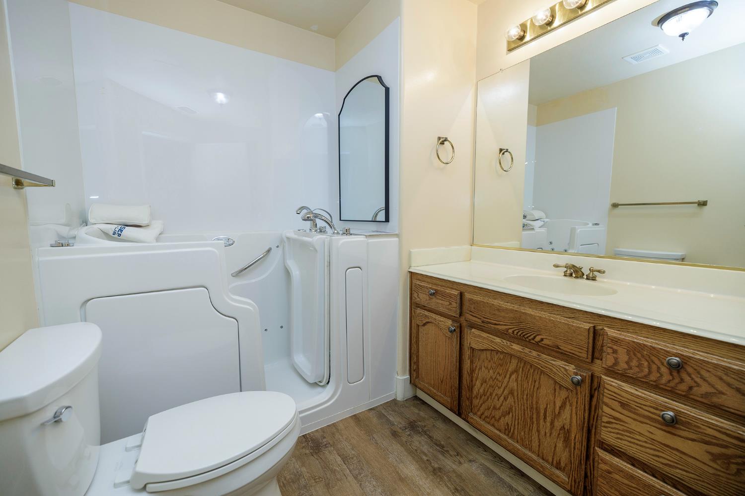 1108 Valencia Ct, Modesto, CA 95350