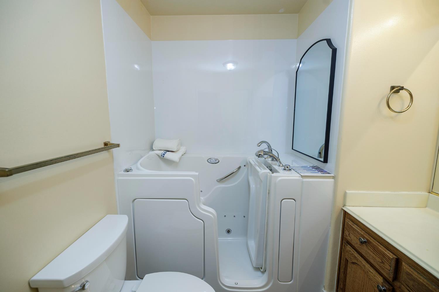 1108 Valencia Ct, Modesto, CA 95350