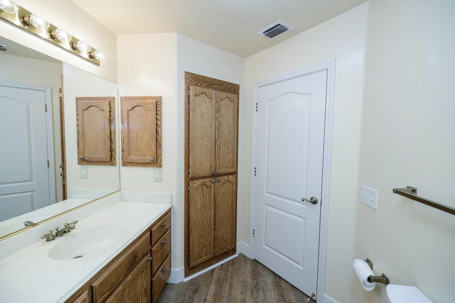 1108 Valencia Ct, Modesto, CA 95350