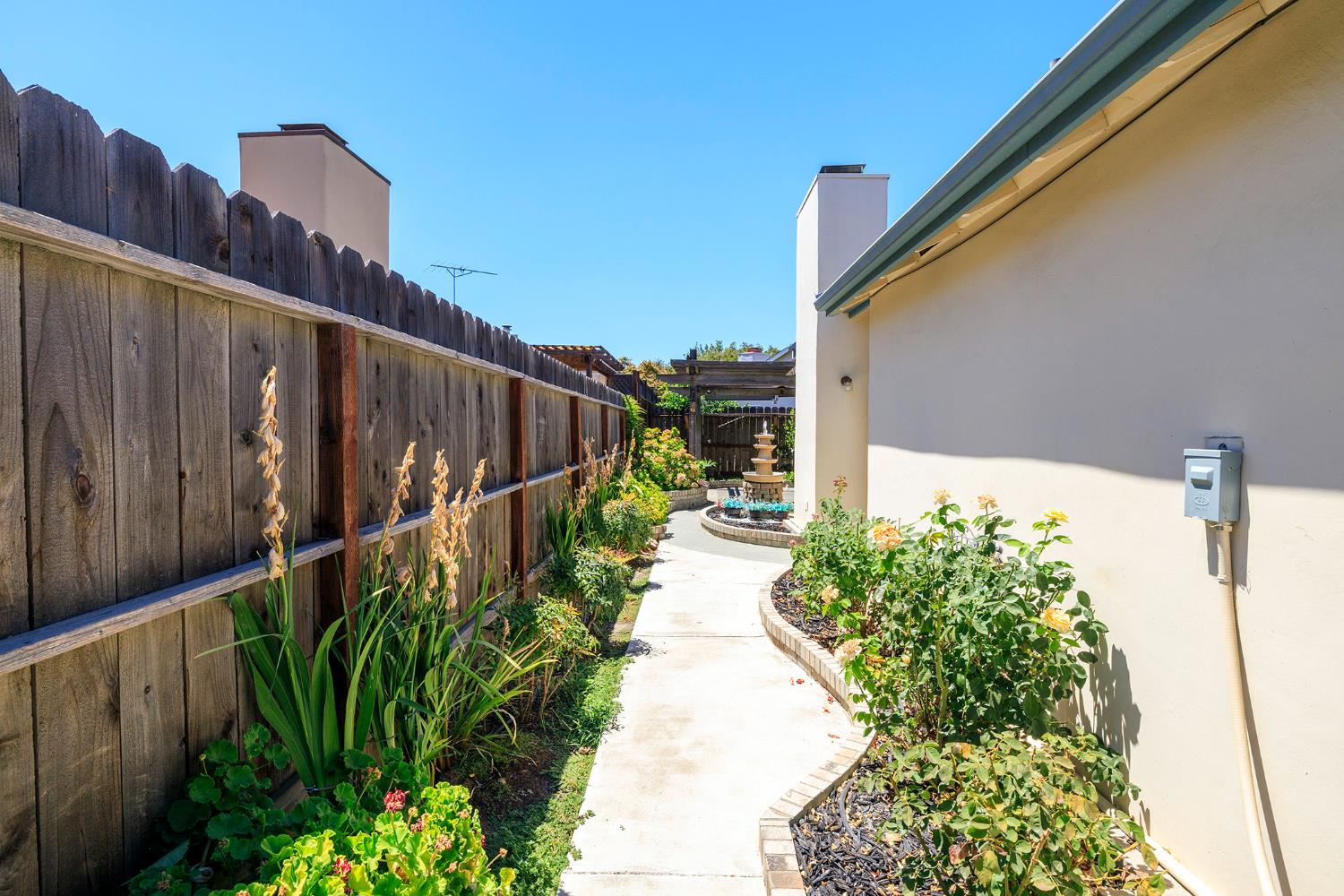 1108 Valencia Ct, Modesto, CA 95350