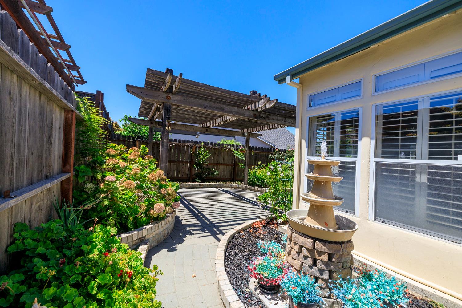 1108 Valencia Ct, Modesto, CA 95350
