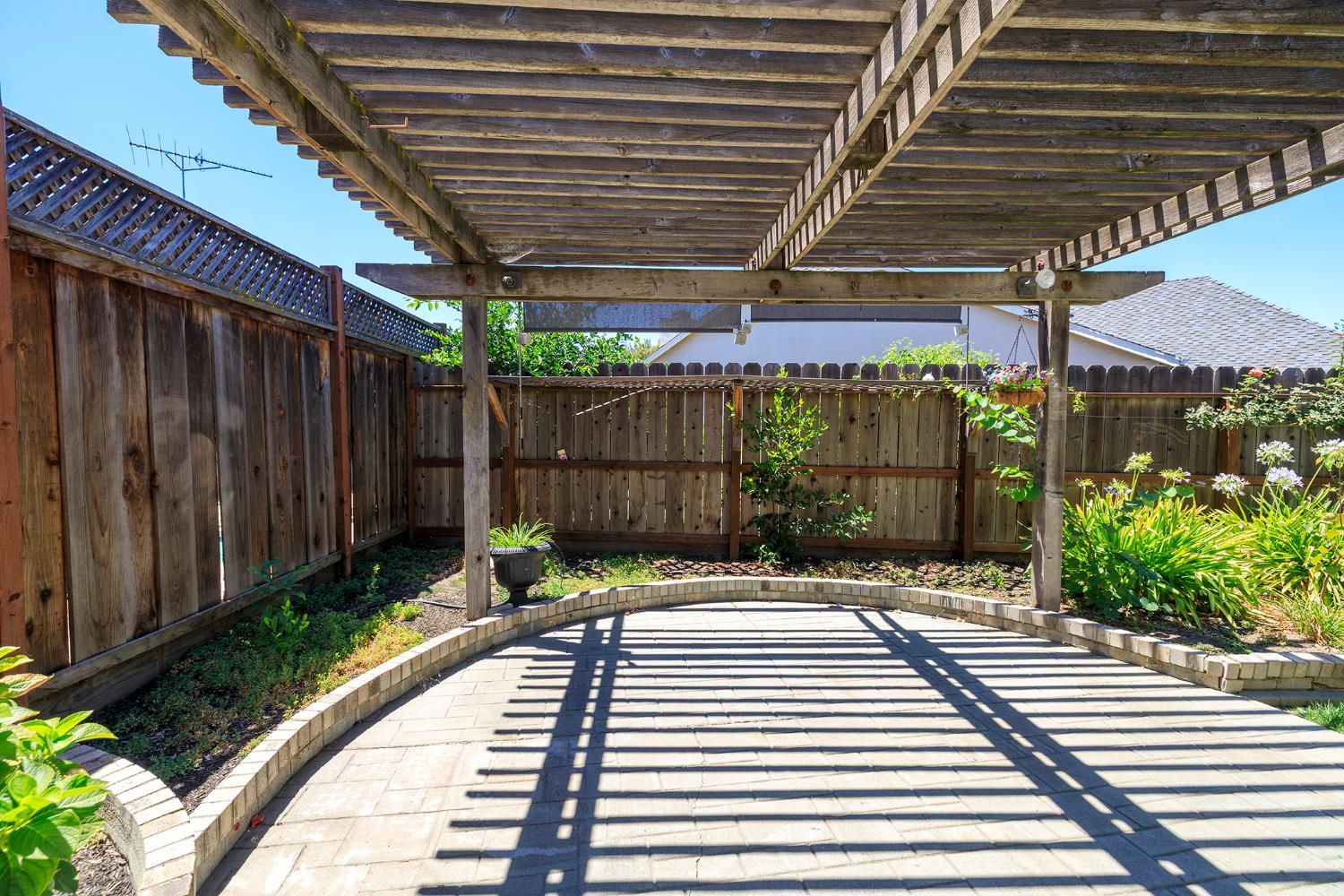 1108 Valencia Ct, Modesto, CA 95350