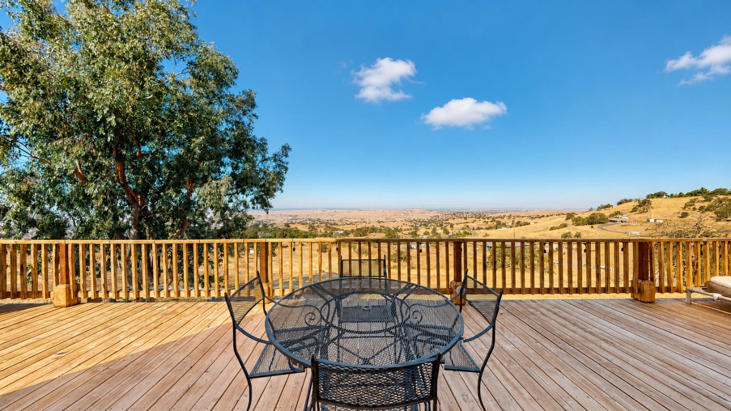 9915 Villarreal Dr, La Grange, CA 95329