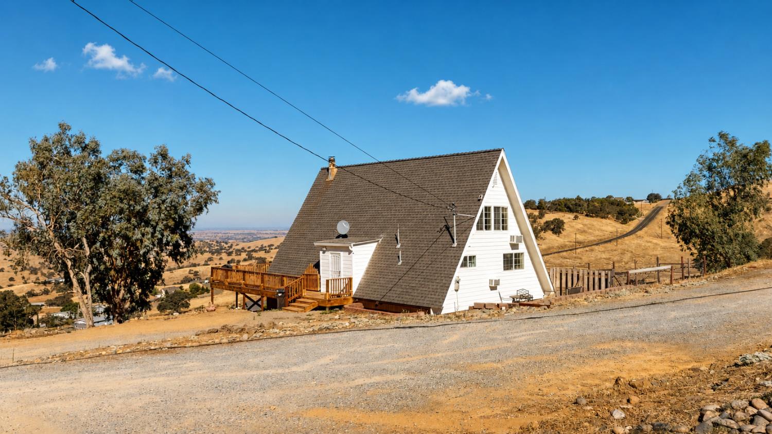 9915 Villarreal Dr, La Grange, CA 95329