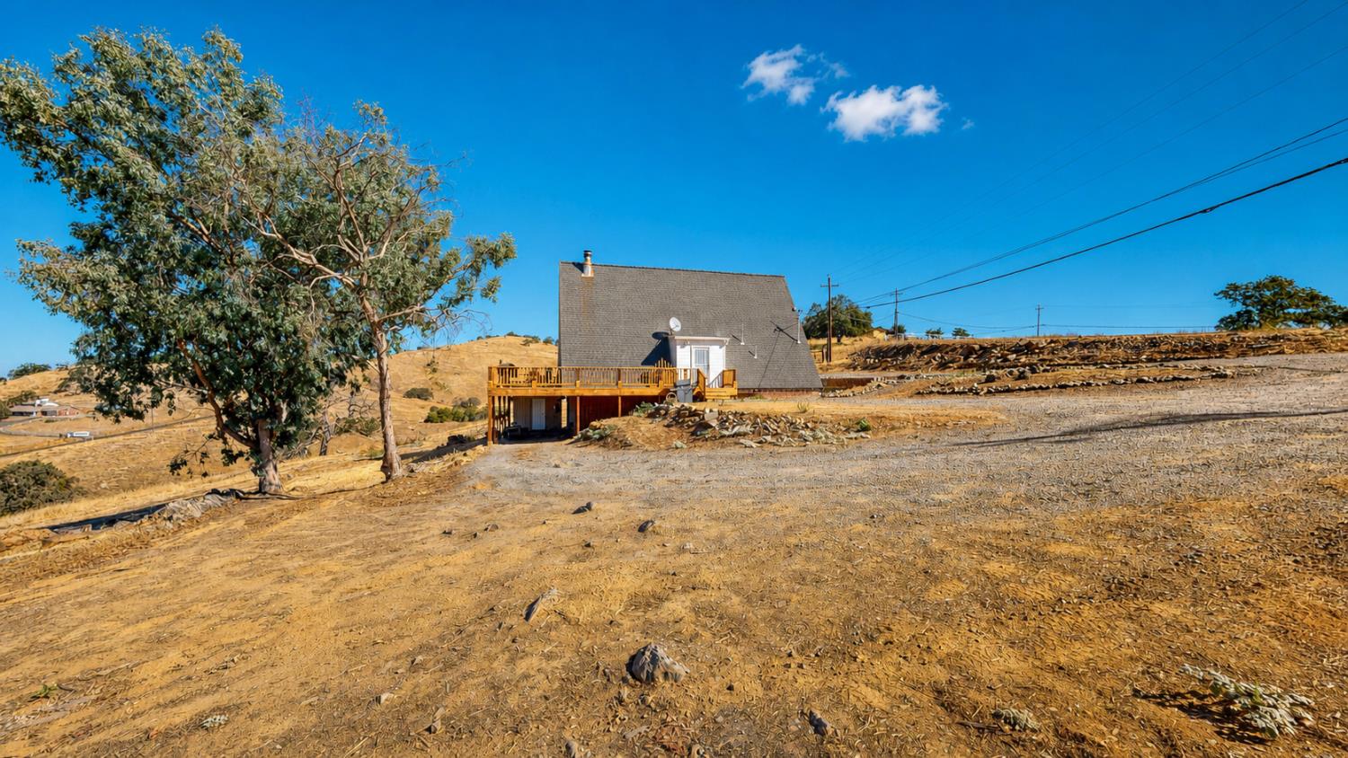 9915 Villarreal Dr, La Grange, CA 95329