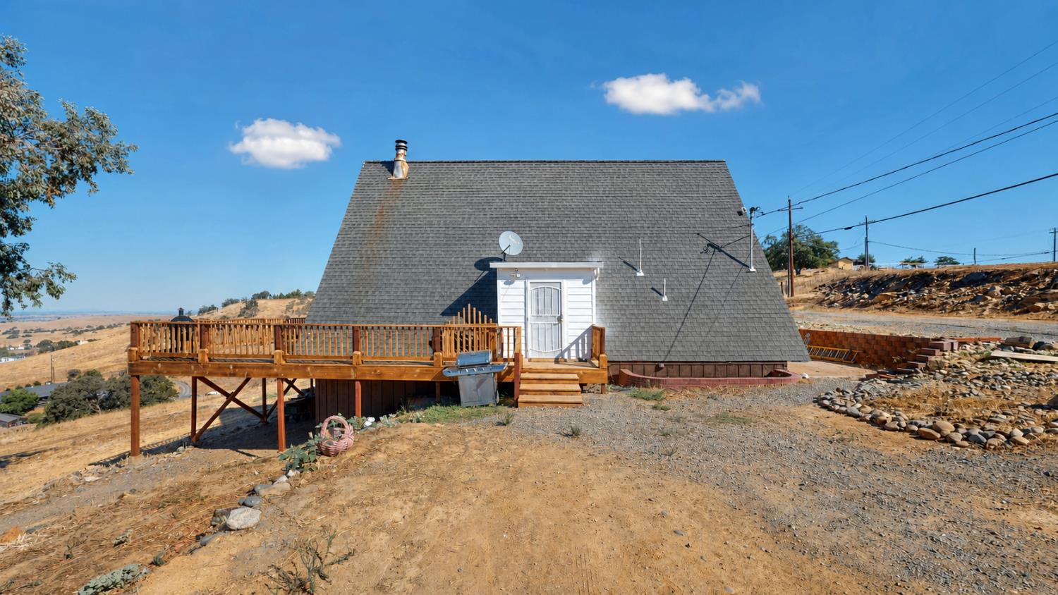 9915 Villarreal Dr, La Grange, CA 95329