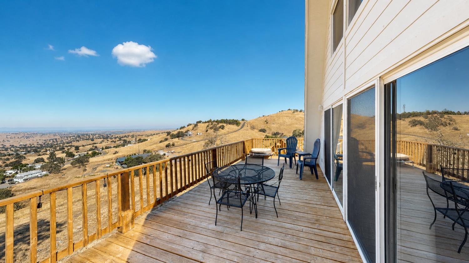 9915 Villarreal Dr, La Grange, CA 95329