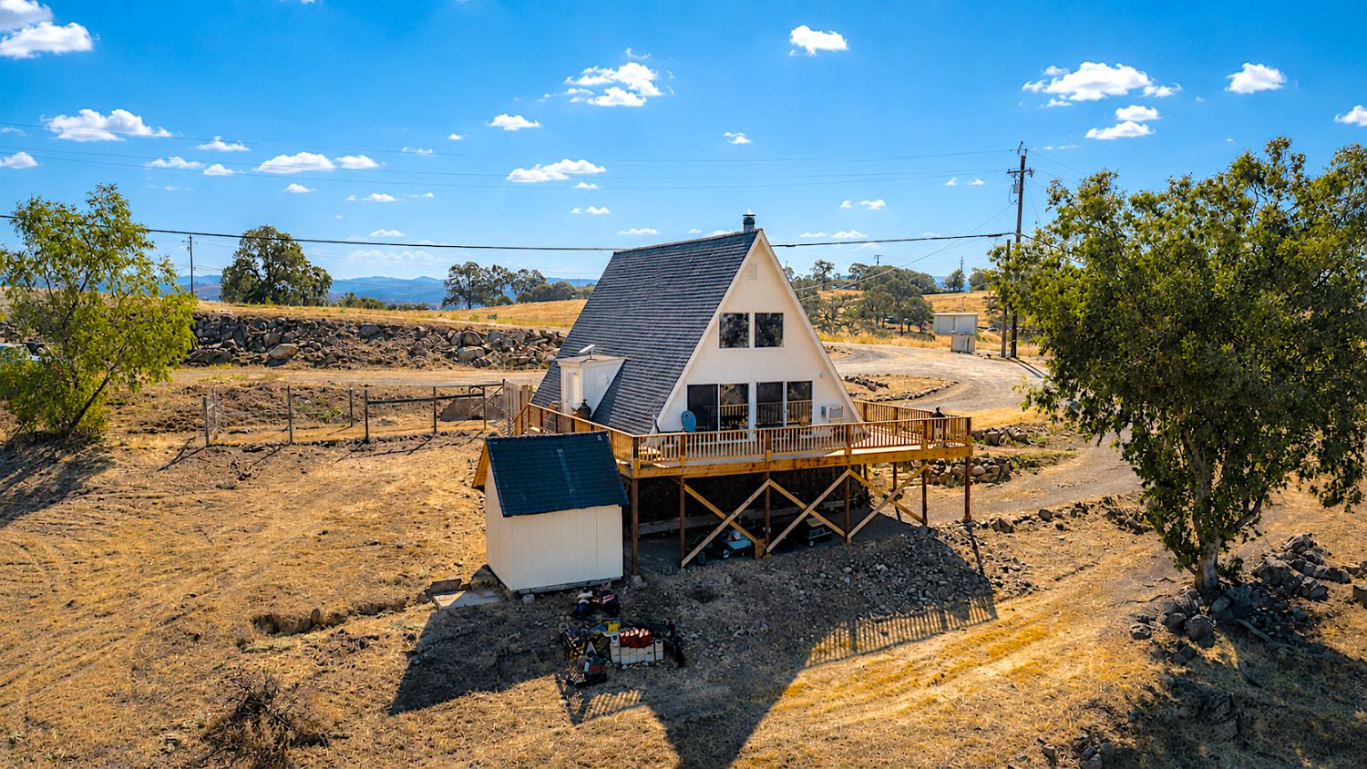 9915 Villarreal Dr, La Grange, CA 95329