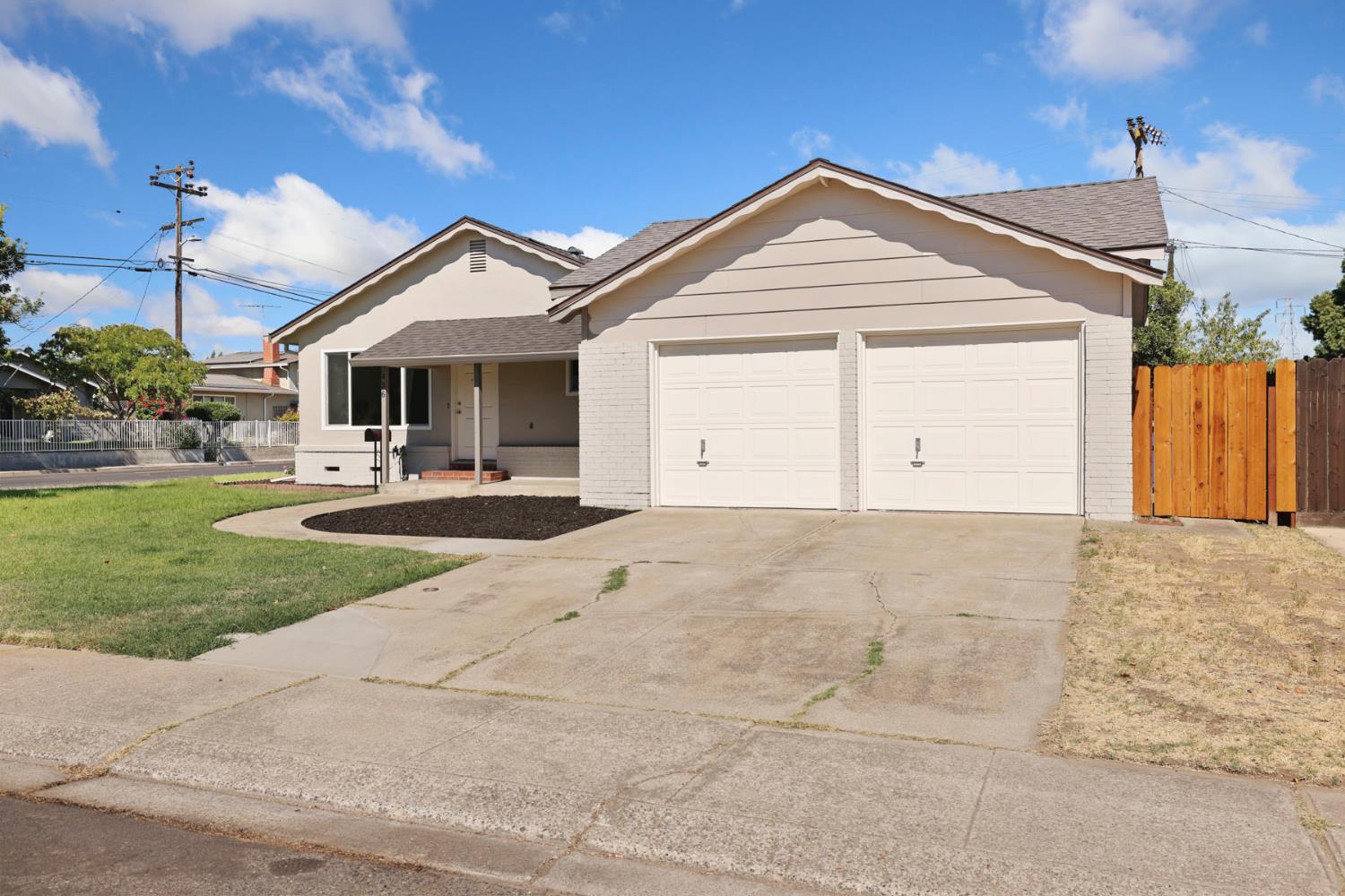 436 N Fremont St, Manteca, CA 95336