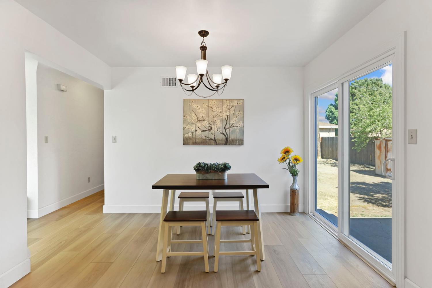 436 N Fremont St, Manteca, CA 95336