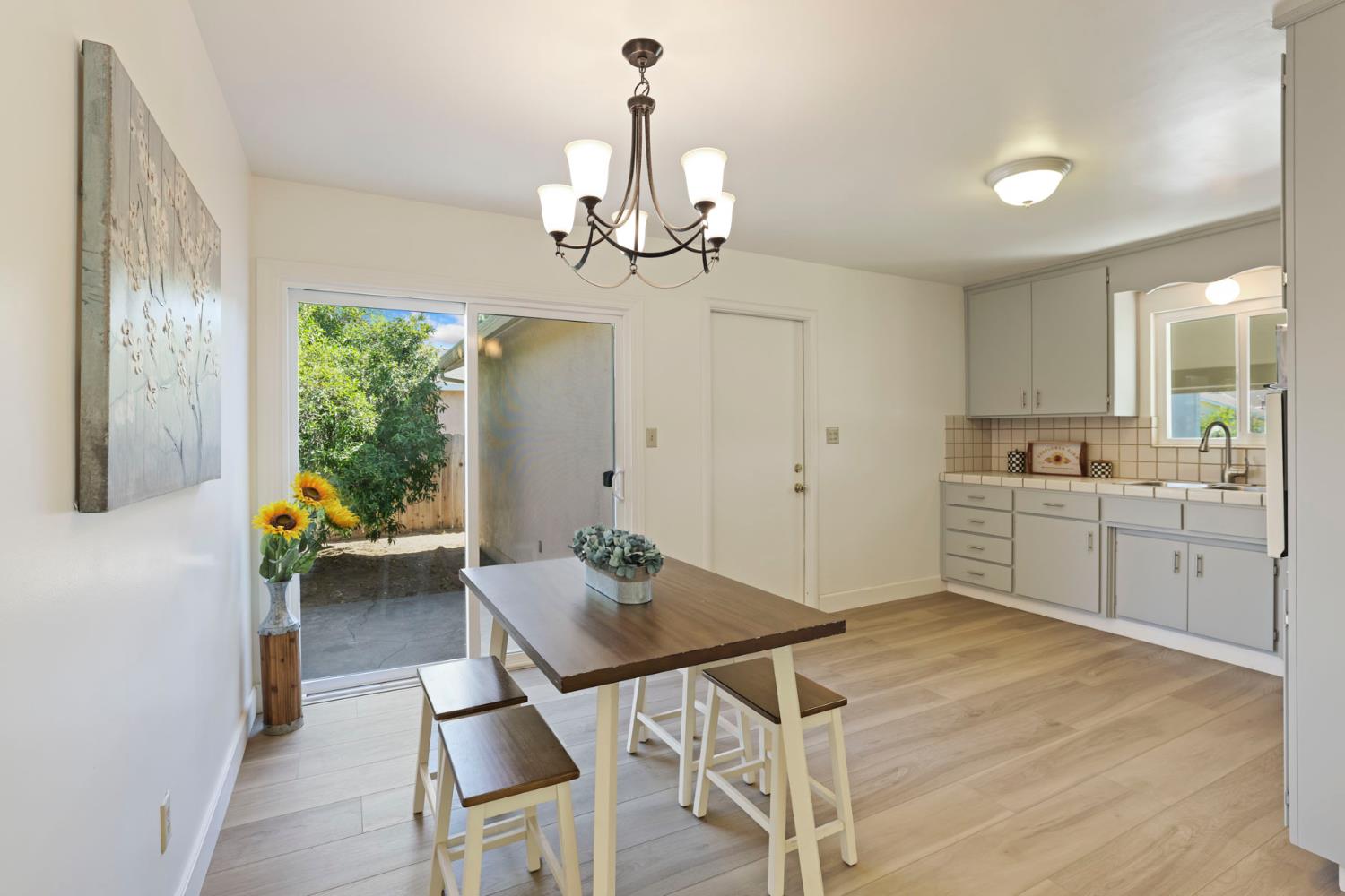 436 N Fremont St, Manteca, CA 95336