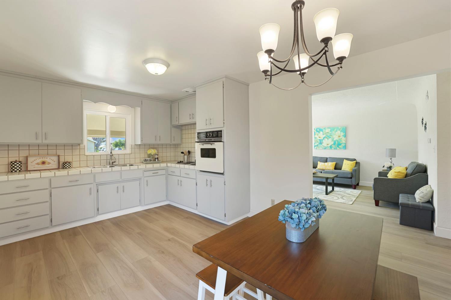 436 N Fremont St, Manteca, CA 95336
