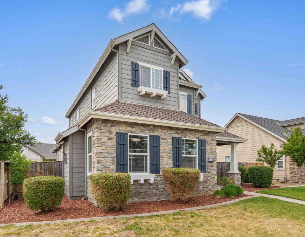 1715 Limestone Dr, Ripon, CA 95366
