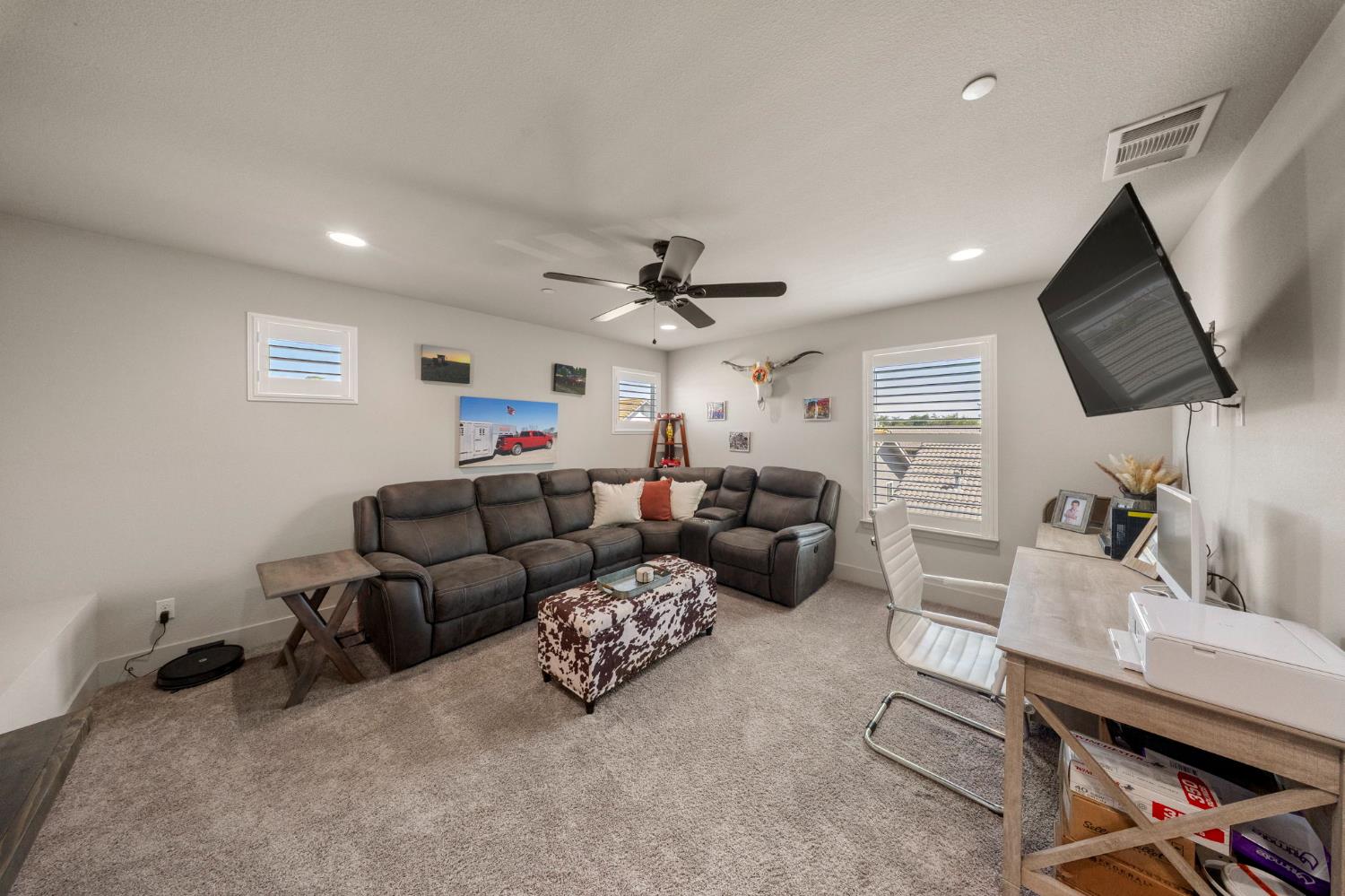 8675 Anning Ct, Hilmar, CA 95324