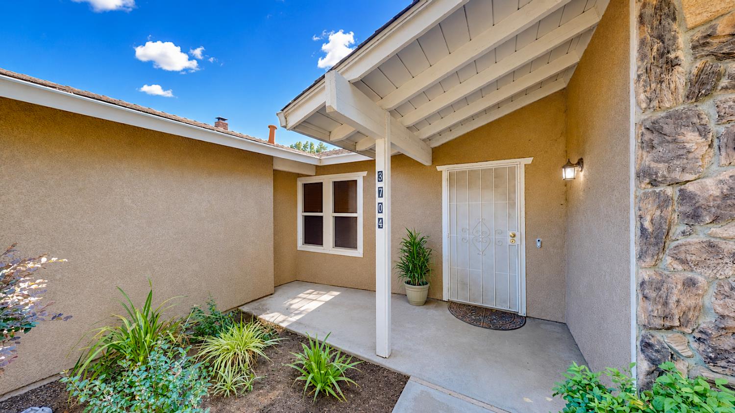 3704 Kona Oak Dr, Modesto, CA 95355
