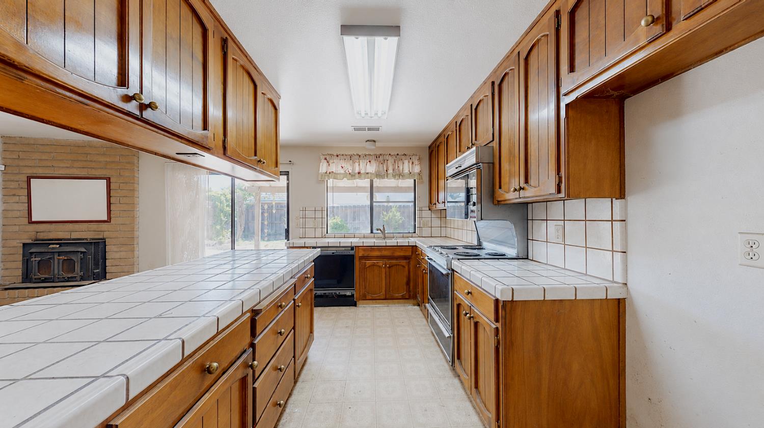 3704 Kona Oak Dr, Modesto, CA 95355