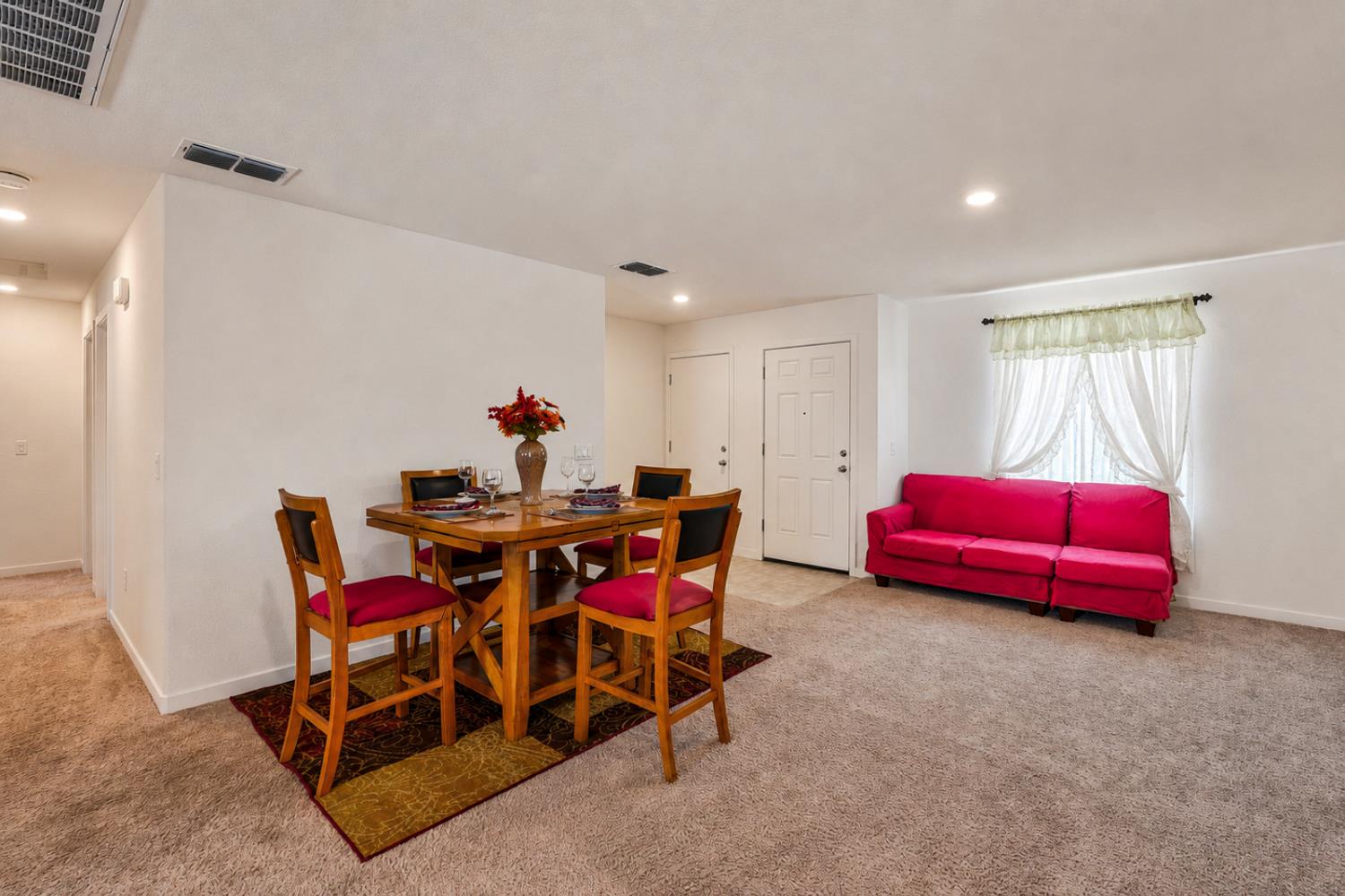677 Mackenzie Ct, Merced, CA 95341