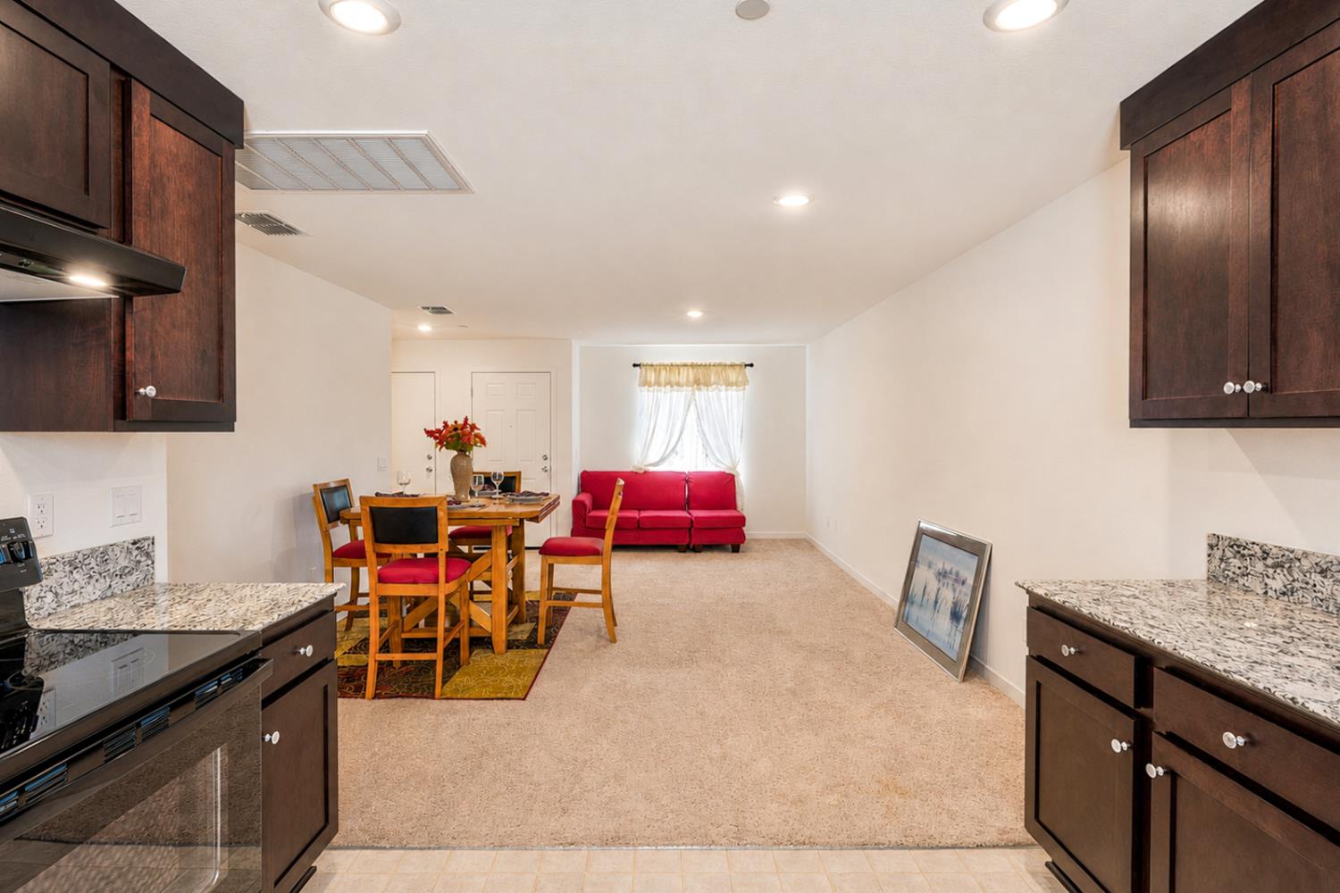 677 Mackenzie Ct, Merced, CA 95341