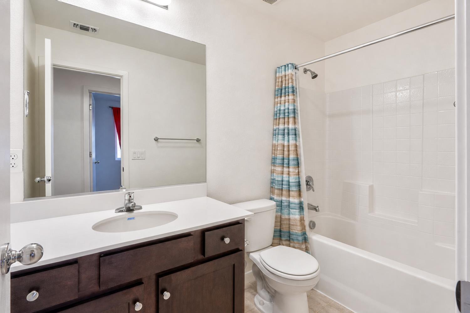 677 Mackenzie Ct, Merced, CA 95341