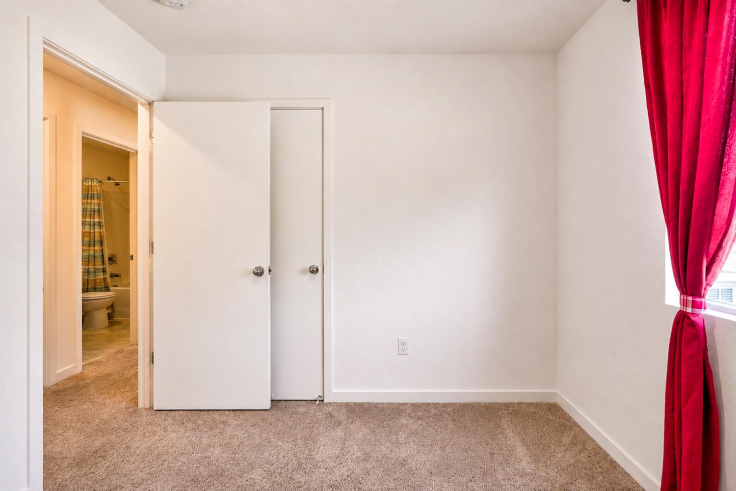 677 Mackenzie Ct, Merced, CA 95341
