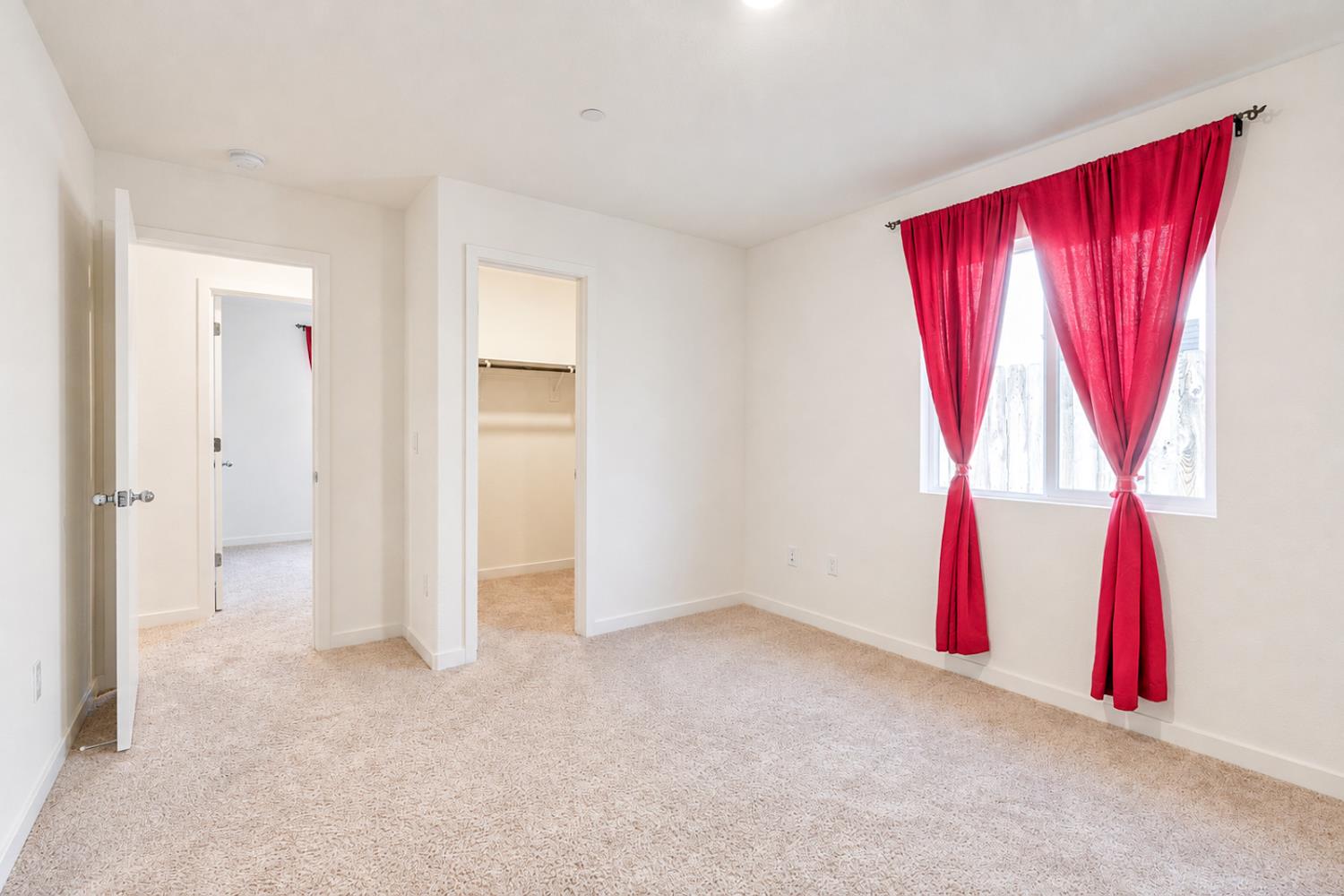 677 Mackenzie Ct, Merced, CA 95341