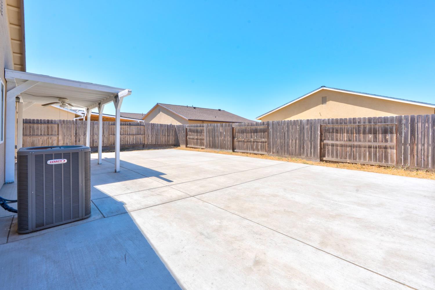677 Mackenzie Ct, Merced, CA 95341
