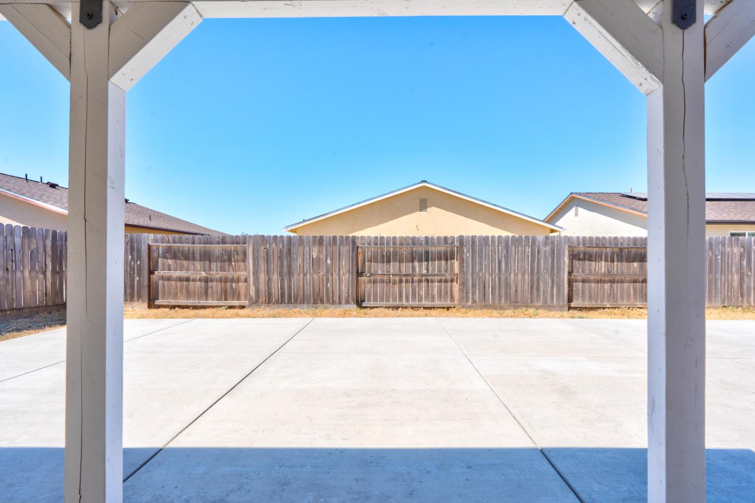 677 Mackenzie Ct, Merced, CA 95341